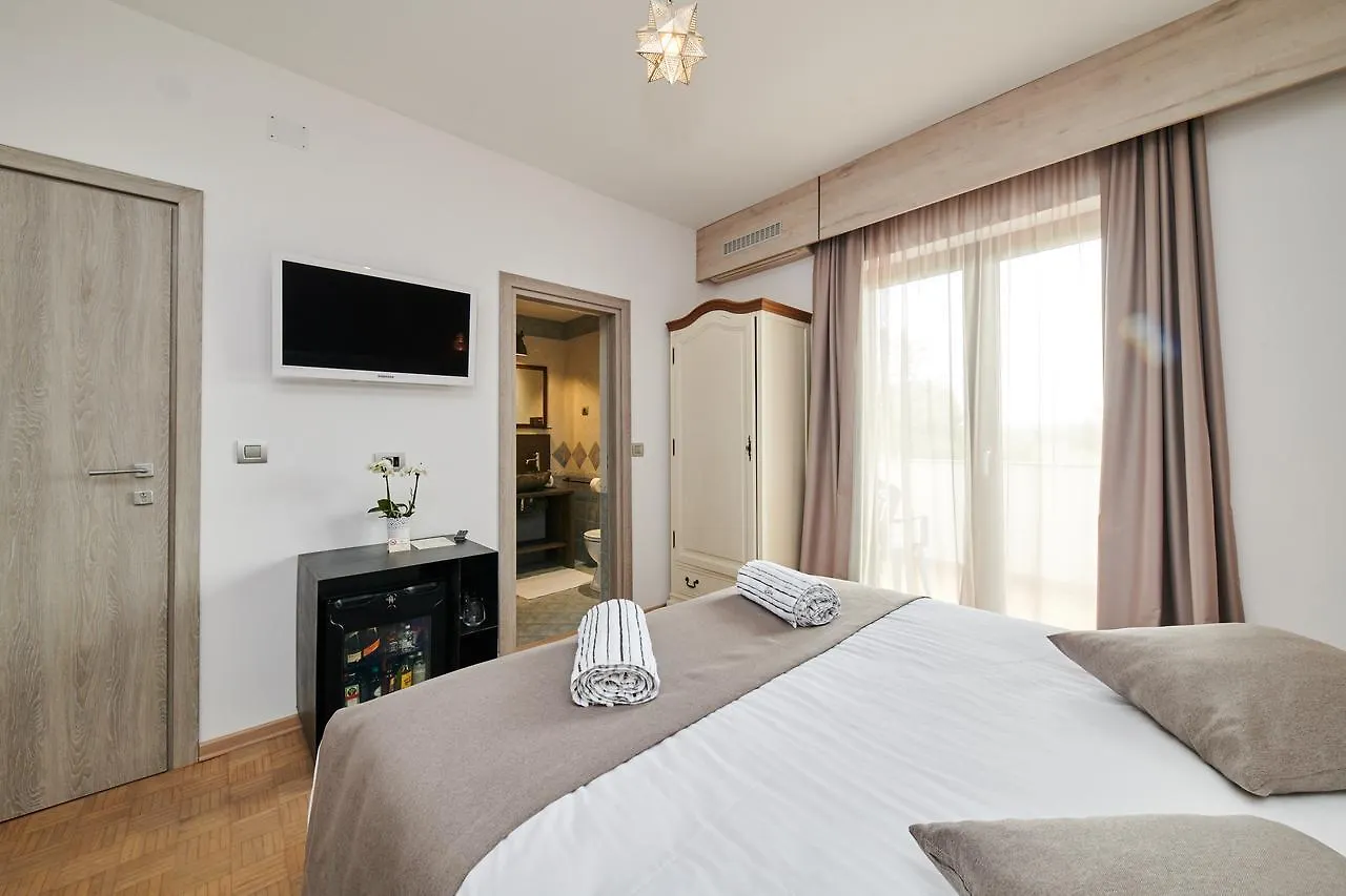 Boutique Rooms Luna Umag 3*,