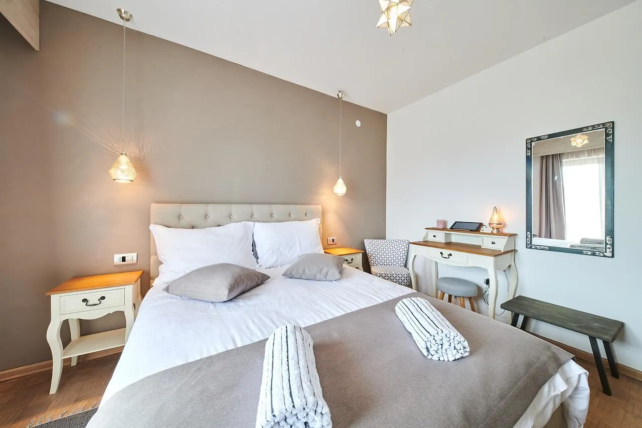 Boutique Rooms Luna Umag Bed & Breakfast