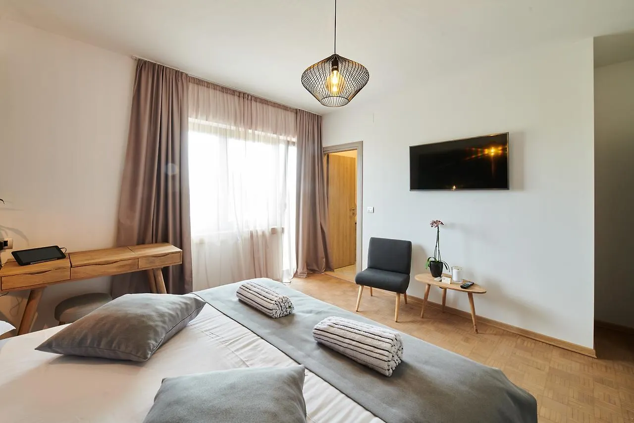 Boutique Rooms Luna Umag Bed & Breakfast